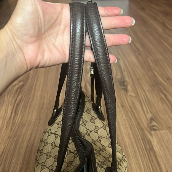 A299- 💯 % authentic Gucci shoulder bag - Picture 11 of 16